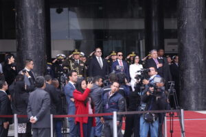 DECISIÓN El presidente Daniel Noboa visitó a sus aliados en la Asamblea Nacional