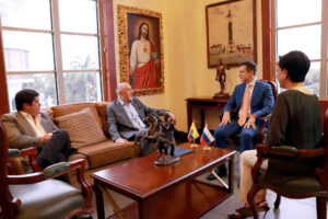 Embajador de Rusia espera neutralidad de Ecuador sobre envió de armas a EE.UU.