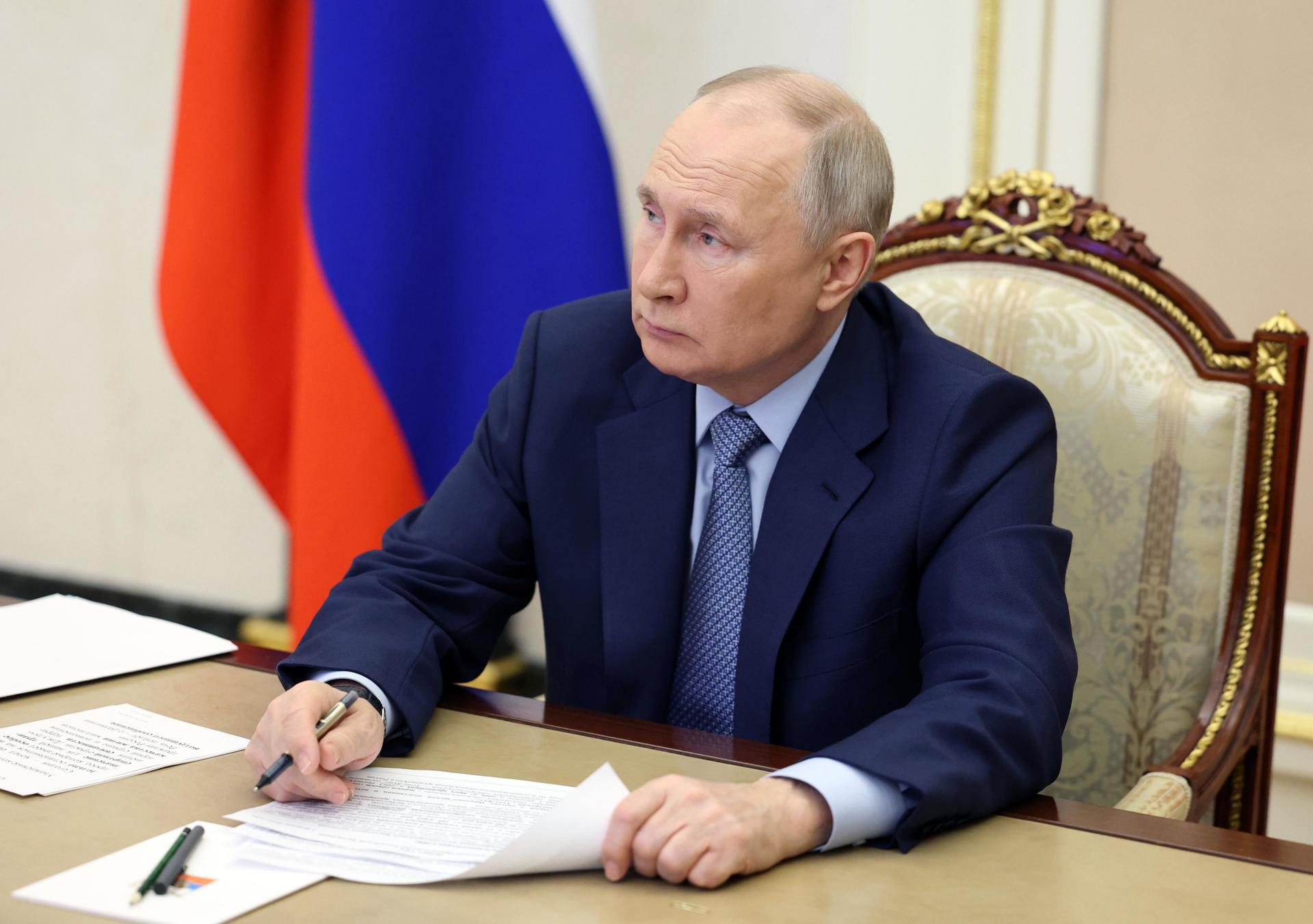 CONGELAMIENTO. El presidente ruso, Vladimir Putin, presiona para evitar el envío de material militar a Ucrania. Foto: EFE