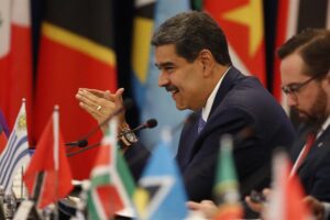 Maduro se compromete a convocar elecciones en Venezuela en el segundo semestre de 2024