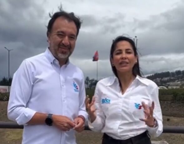 Registro. El alcalde de Quito, Pabel Muñoz, y la excandidata a la Presidencia de la República por el correísmo, Luisa González. (Captura de video)