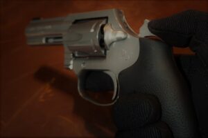 Adolescente es retenido con un arma de fuego en Ambato