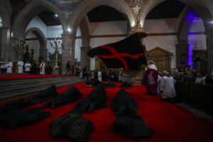 El Arrastre de Caudas es la procesión fúnebre que solo pervive en Quito