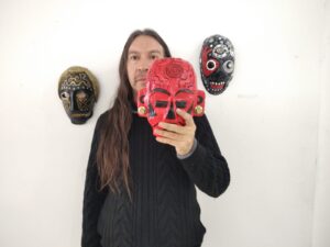 Exhibición de máscaras ecuatorianas en la Casa de la Cultura