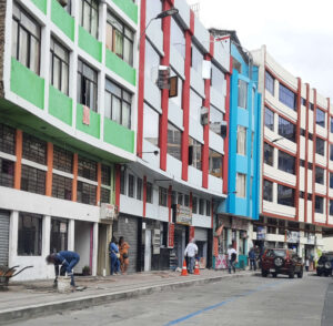 Se cumplió el plazo para la salida de sitios de hospedaje en el parque 12 de Noviembre en Ambato