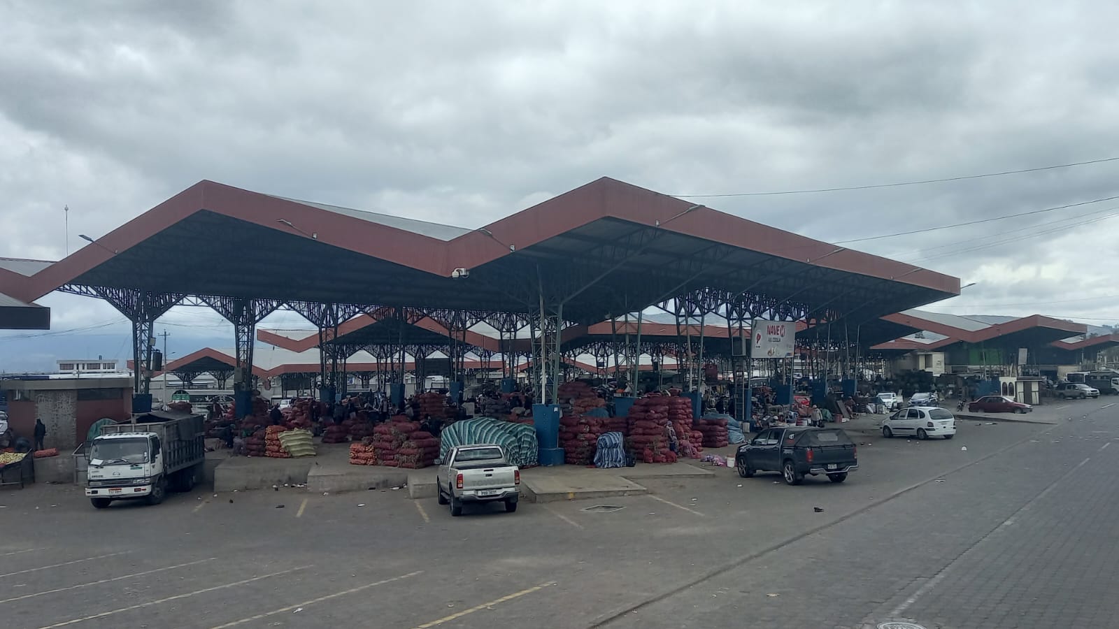 El mercado Mayorista de Ambato es el más grande del país.
