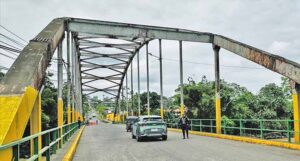 Comuneros exigen control de tránsito en puentes afectados