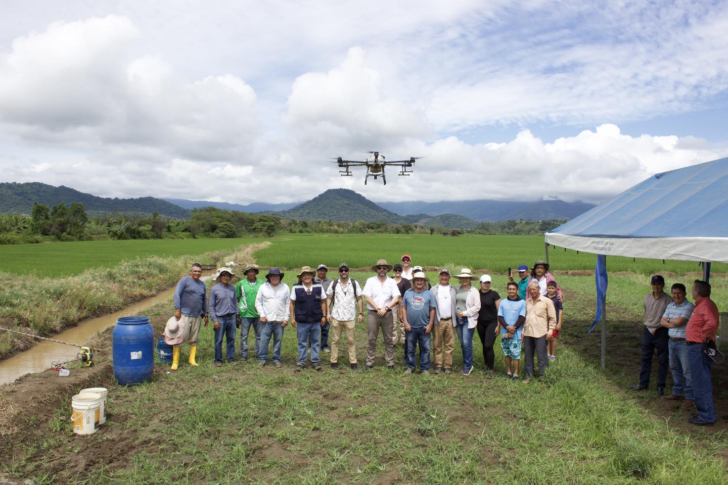 Prefectura implementa fumigación con drones en Macará