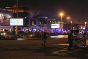 Ucrania se desvincula del tiroteo en Moscú y el Estado Islámico asegura ser el autor