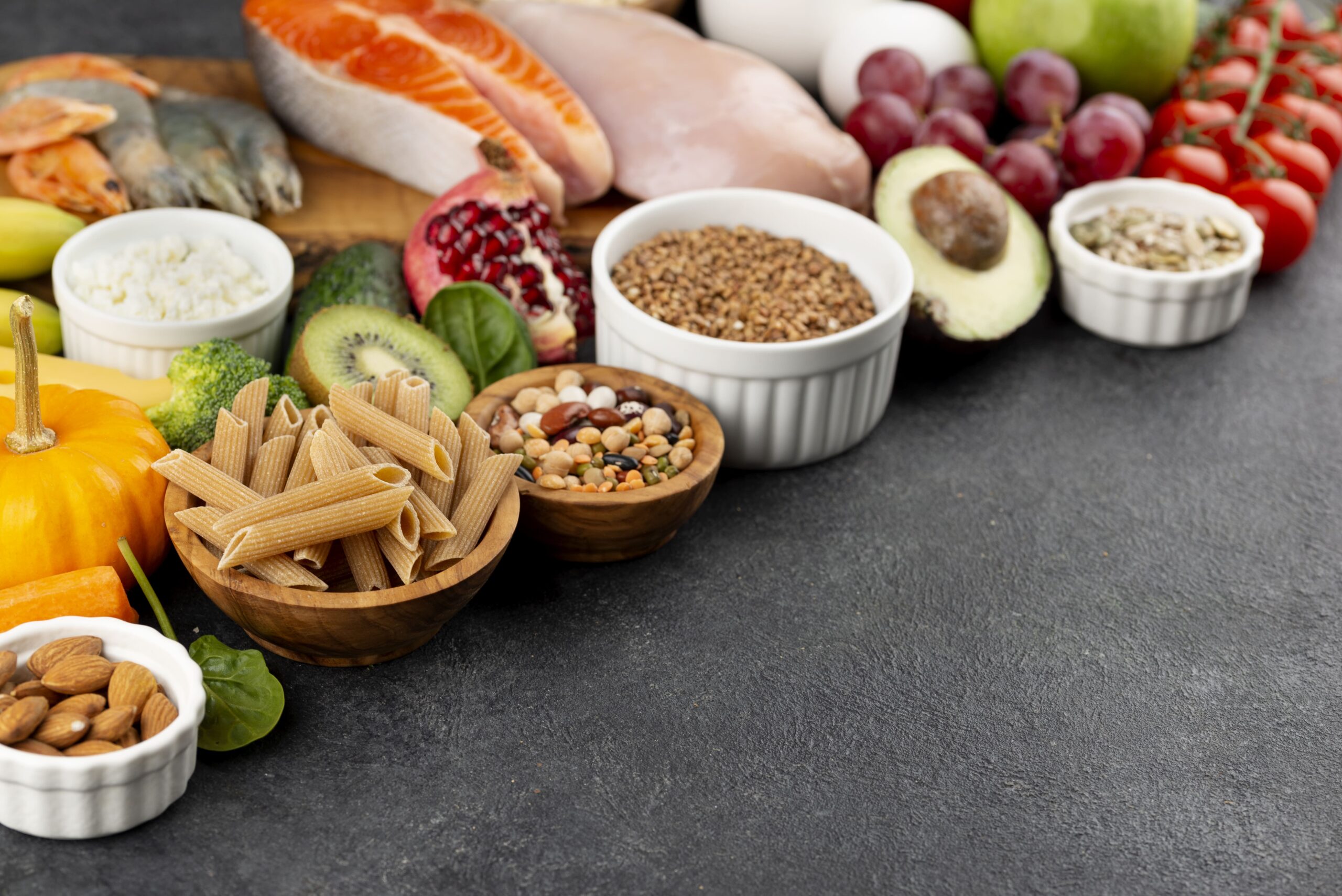 Una dieta rica en fibra ayuda a mantener una buena salud intestinal.