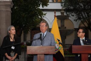 Presidente Noboa recibió a la SIP y firmó las declaraciones de Salta y Chapultepec