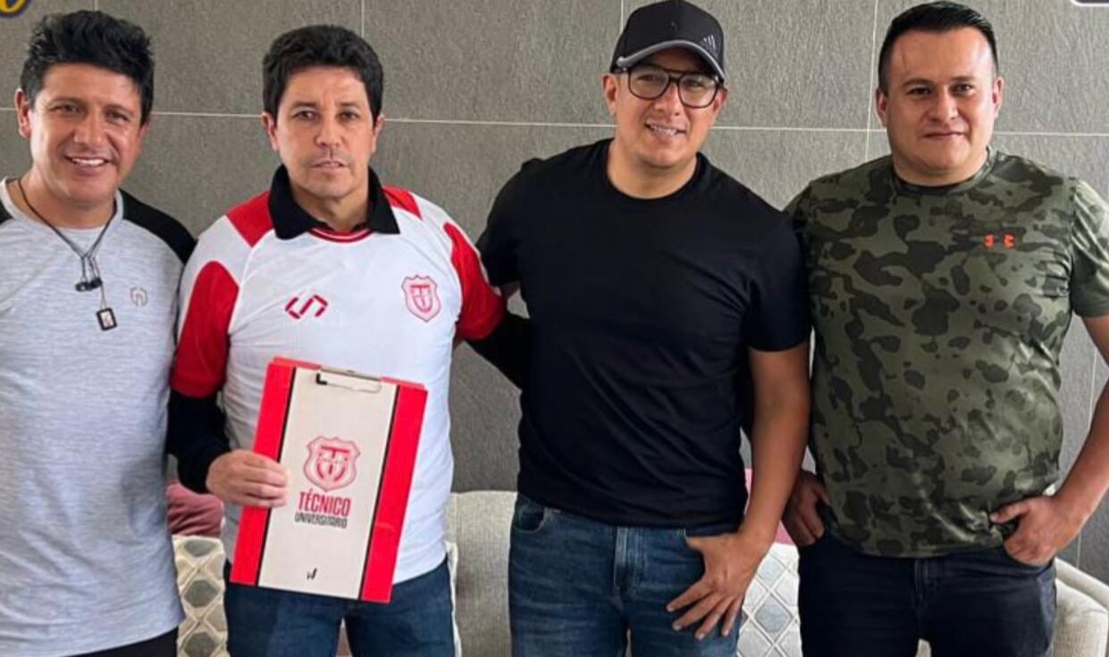 Paúl Velez firmó contrato la mañana de hoy, domingo 31 de marzo de 2024