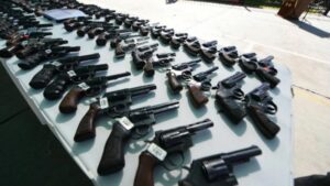 En Perú hallan armas que se habrían usado para el asesinato de Fernando Villavicencio