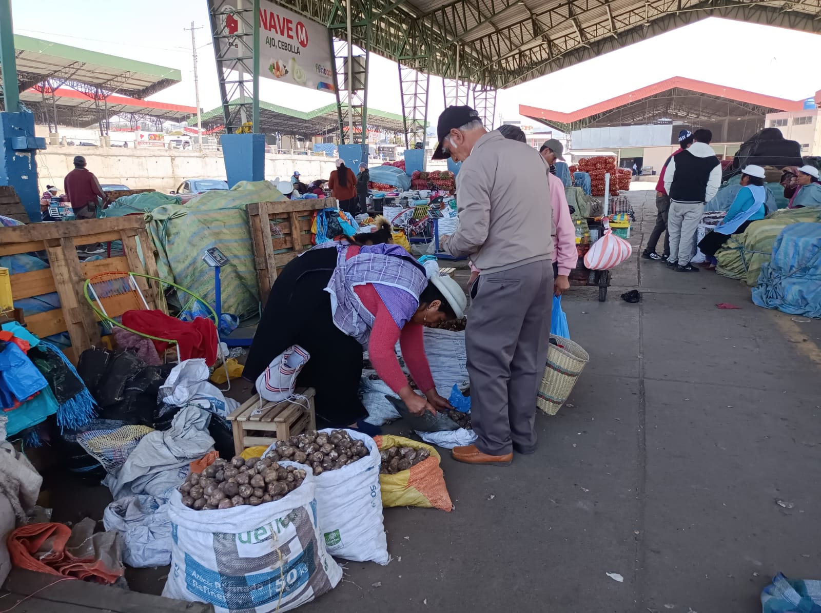 El mercado Mayorista de Ambato es el más grande del país.