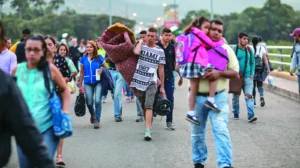 México paga a venezolanos para que regresen a su país