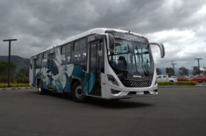 Se presentó el primer bus eléctrico fabricado en Ecuador