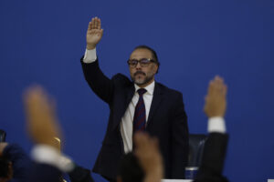 Polémica reforma agilizará cambios en Constitución de El Salvador