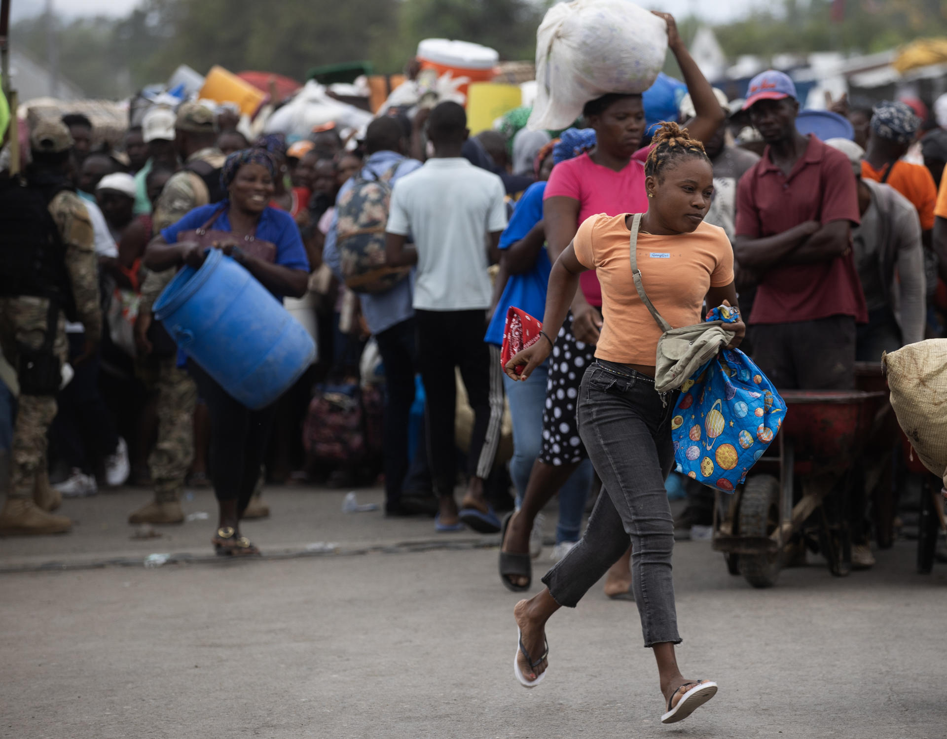 Crisis. Más de 50.000 personas han huído de Puerto Príncipe en los últimos días por la violencia.