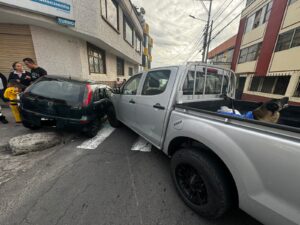 Accidente en la Letamendi deja dos vehículos dañados