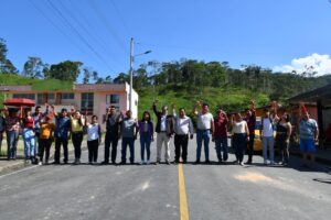 Alumbrado público en el barrio El Dorado del Cantón Centinela del Cóndor