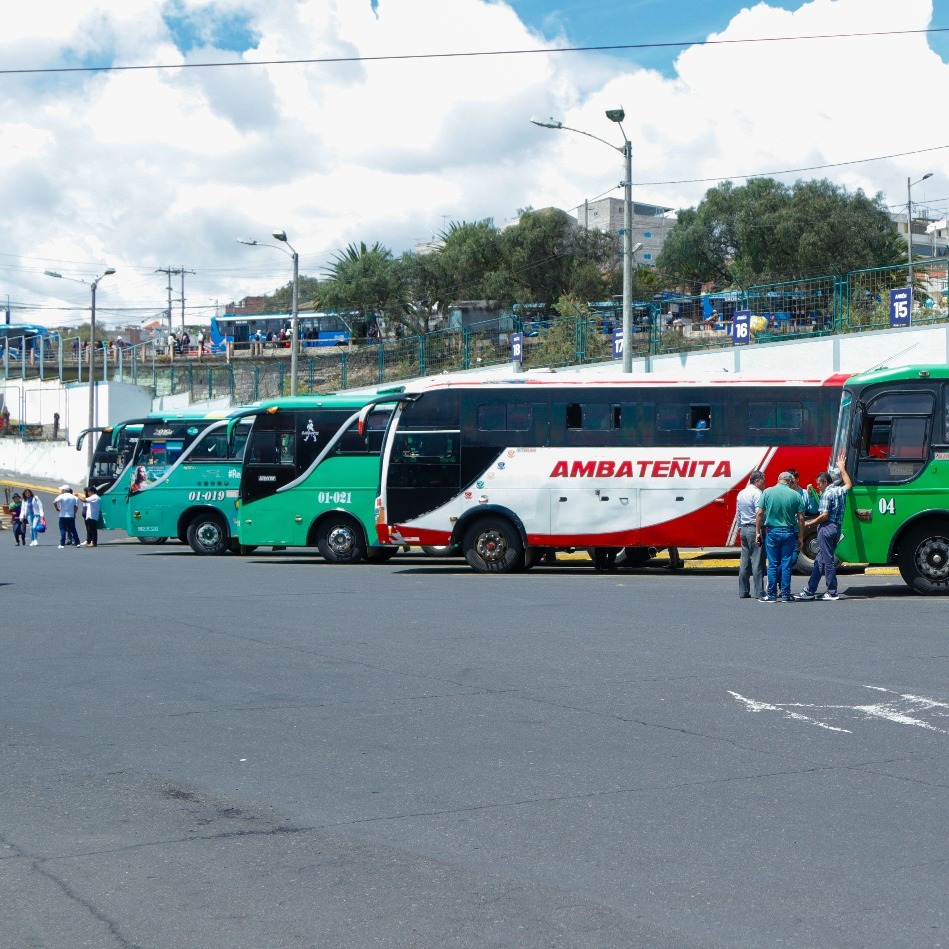Los buses de seis cooperativas salen desde la Terminal Terrestre de Ingahurco.