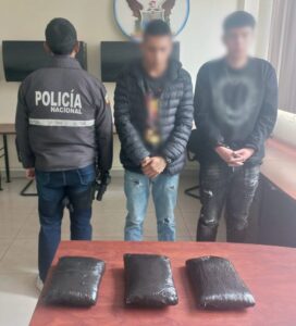 Detenidos con 11 kilos de marihuana en Carchi