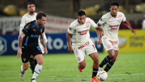 Universitario remonta y derrota a Liga de Quito