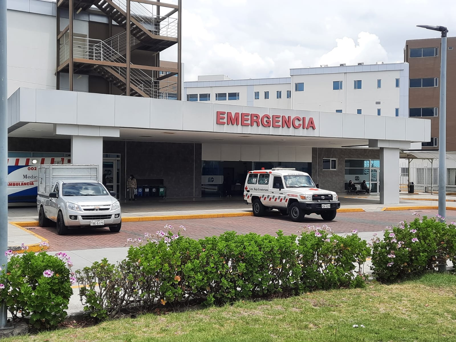 Luego de ser golpeado por el taxista, la víctima fue trasladada hasta emergencia del Hospital General Docente Ambato. (Foto archivo)