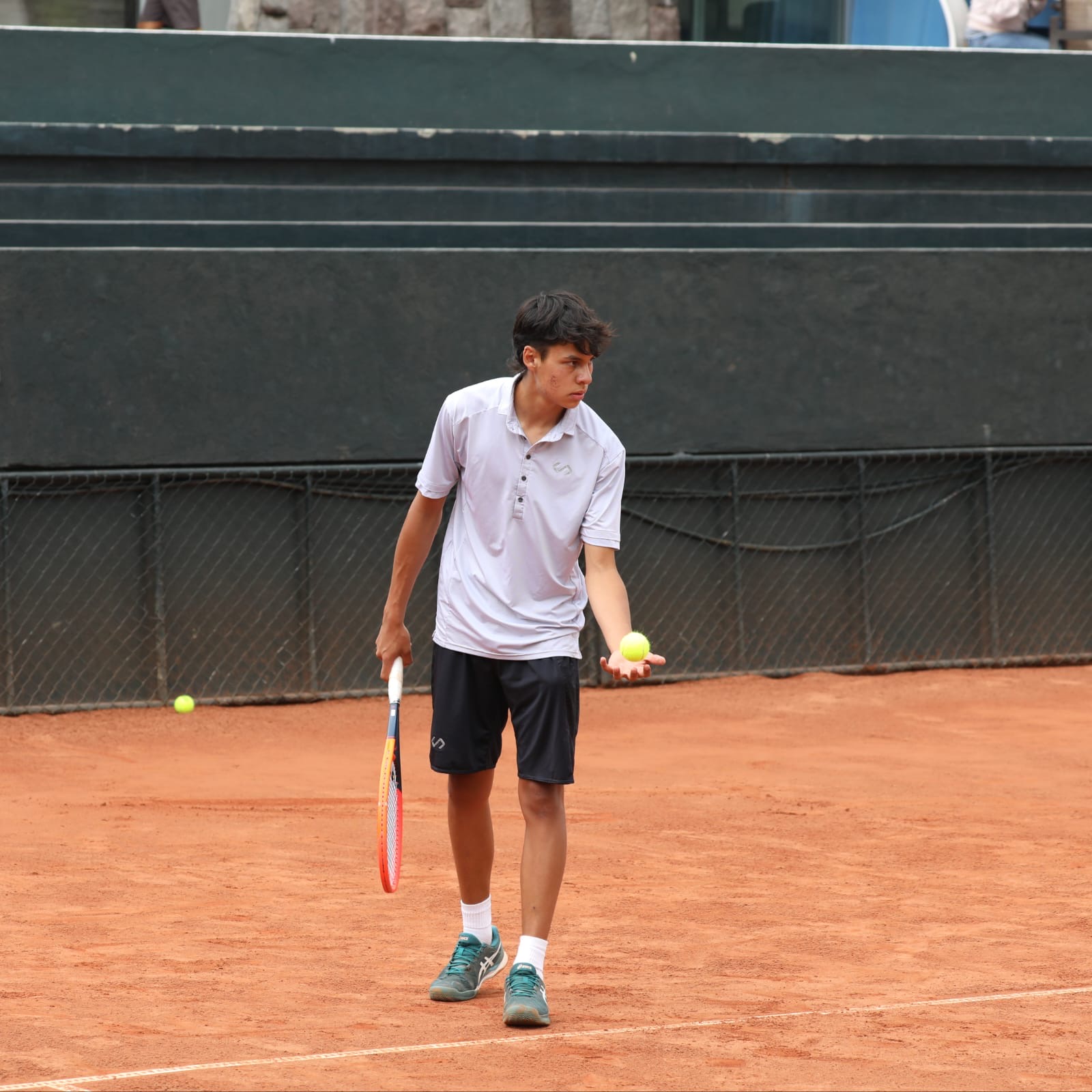 El tenista ambateño Mauricio Pinto volverá a disputar el Circuito Francés por segundo año.