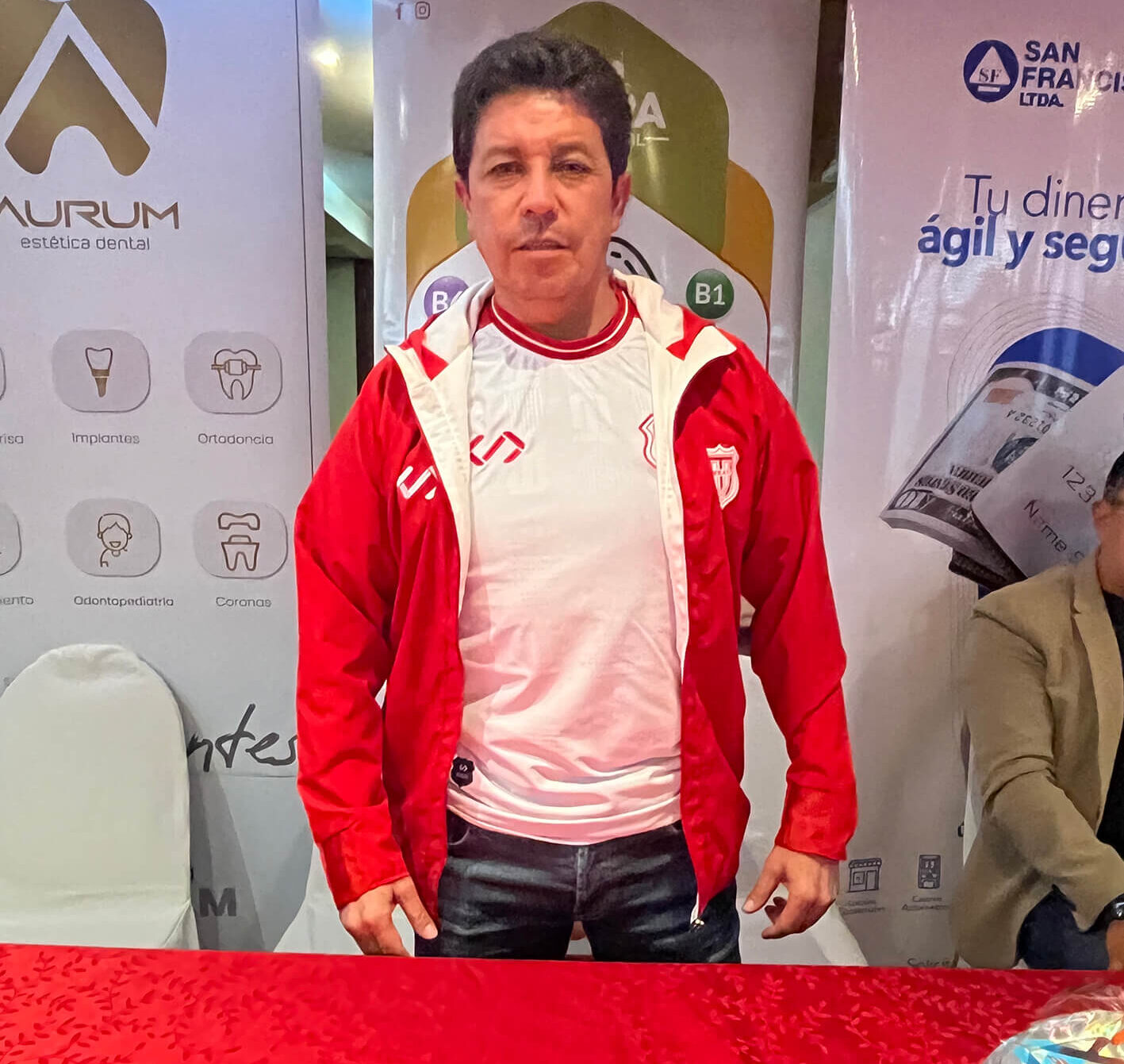 Paul Vélez es el nuevo entrenador de Técnico Universitario y quiere ser campeón nacional con el equipo ambateño.