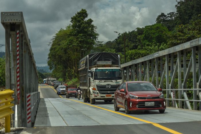 HABILITADA. La vía Alóag – Santo Domingo ya no tiene problemas en el kilómetro 82.