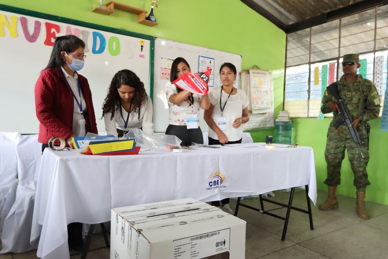 CONSULTA. El 21 de abril de 2024 los ecuatorianos decidirán por el ‘Sí’ o el ‘No’ en la pregunta sobre trabajo por horas. Foto: CNE