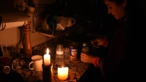 Se prenden todas las alarmas sobre posibles apagones en Colombia y se pide frenar exportaciones de electricidad a Ecuador