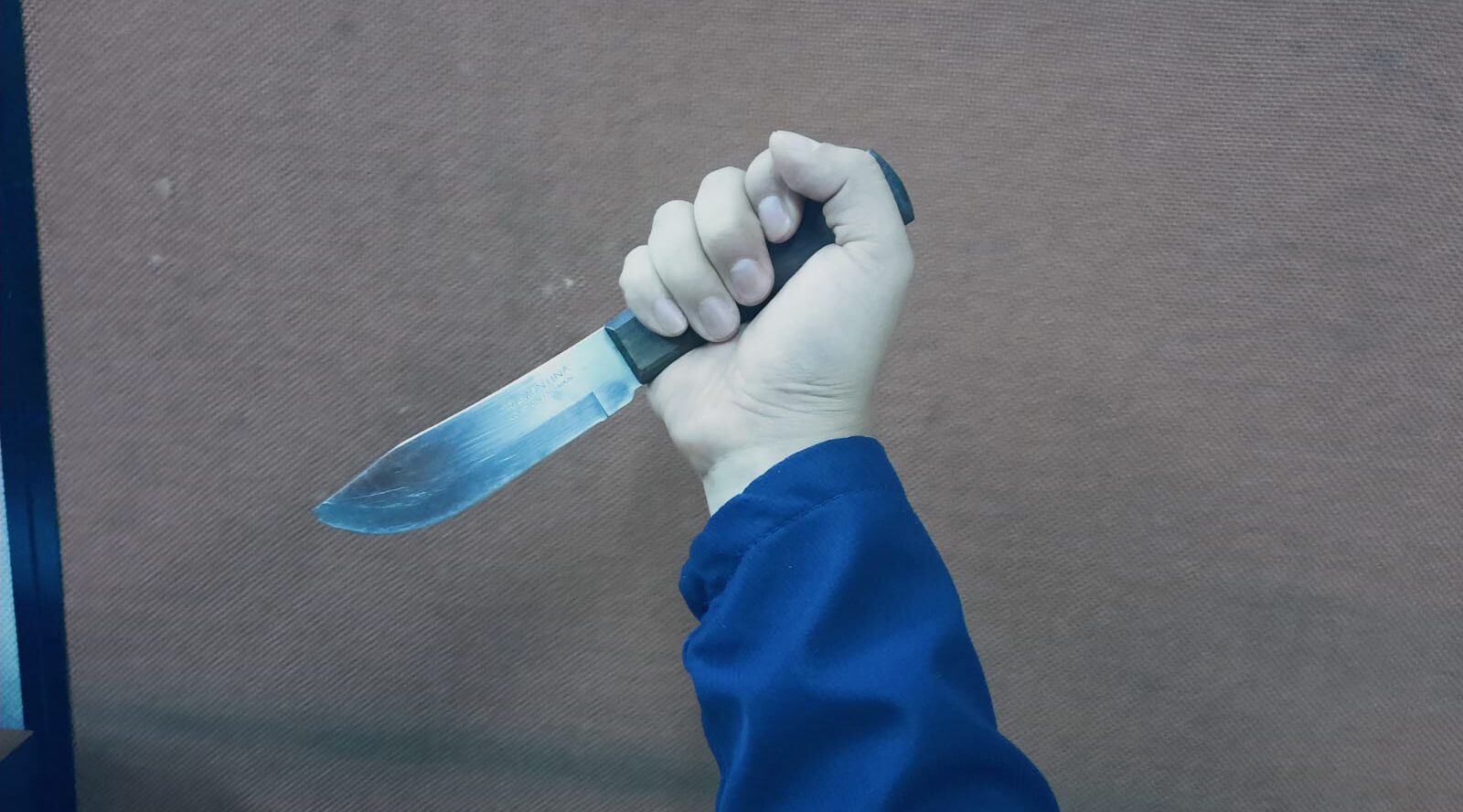 Un hombre que entró a robar en una panadería amenazó con un cuchillo a los dueños para intentar escapar. (Foto para graficar la nota)