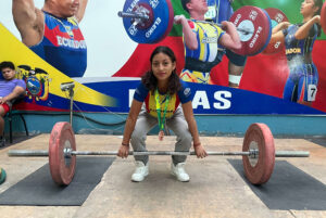 Juegos Bolivarianos: ambateña consigue el bronce en levantamiento de pesas