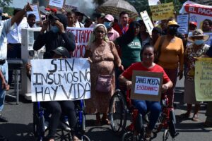 Pacientes de diálisis bloquean la vía Quevedo-Buena Fe