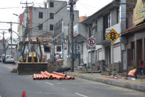 Molestias en la avenida Bolivariana por obra de soterramiento de cables