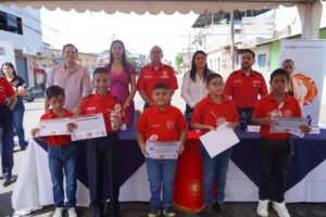 115 niños culminaron el vacacional de Bomberos Junior
