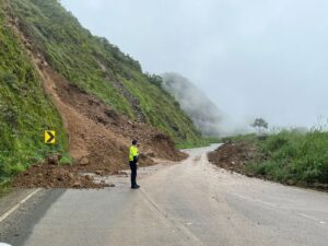 Cierres viales: Las lluvias han provocado deslaves en las carreteras del país