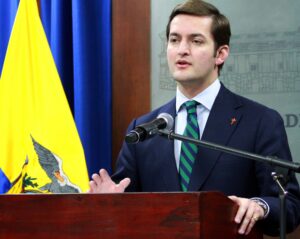 El viceministro Esteban Torres se inaugura como un vocero polémico