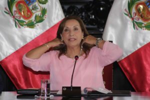 Las claves sobre los líos que agobian a la presidenta de Perú, Dina Boluarte