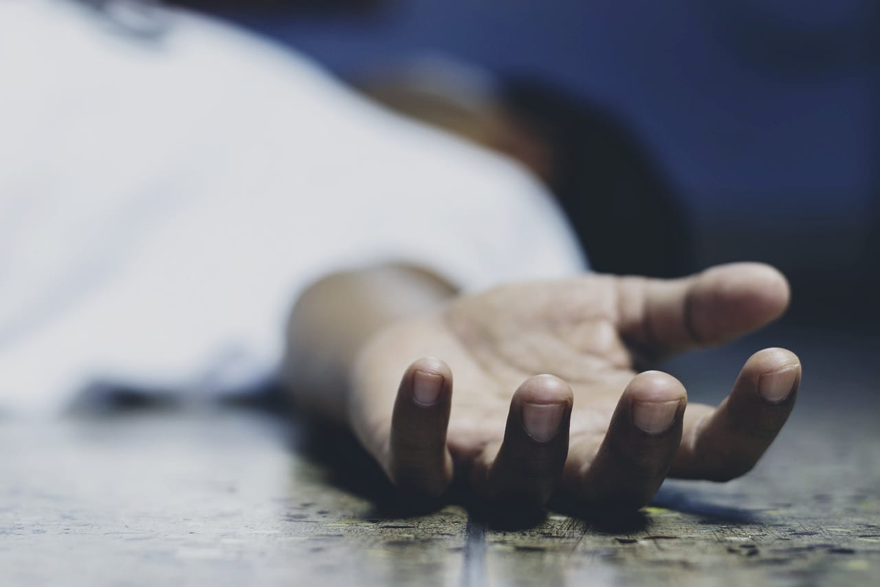 El hombre ya llegó sin signos vitales al Hospital General Docente Ambato en donde intentaron reanimarlo pero no se logró nada.