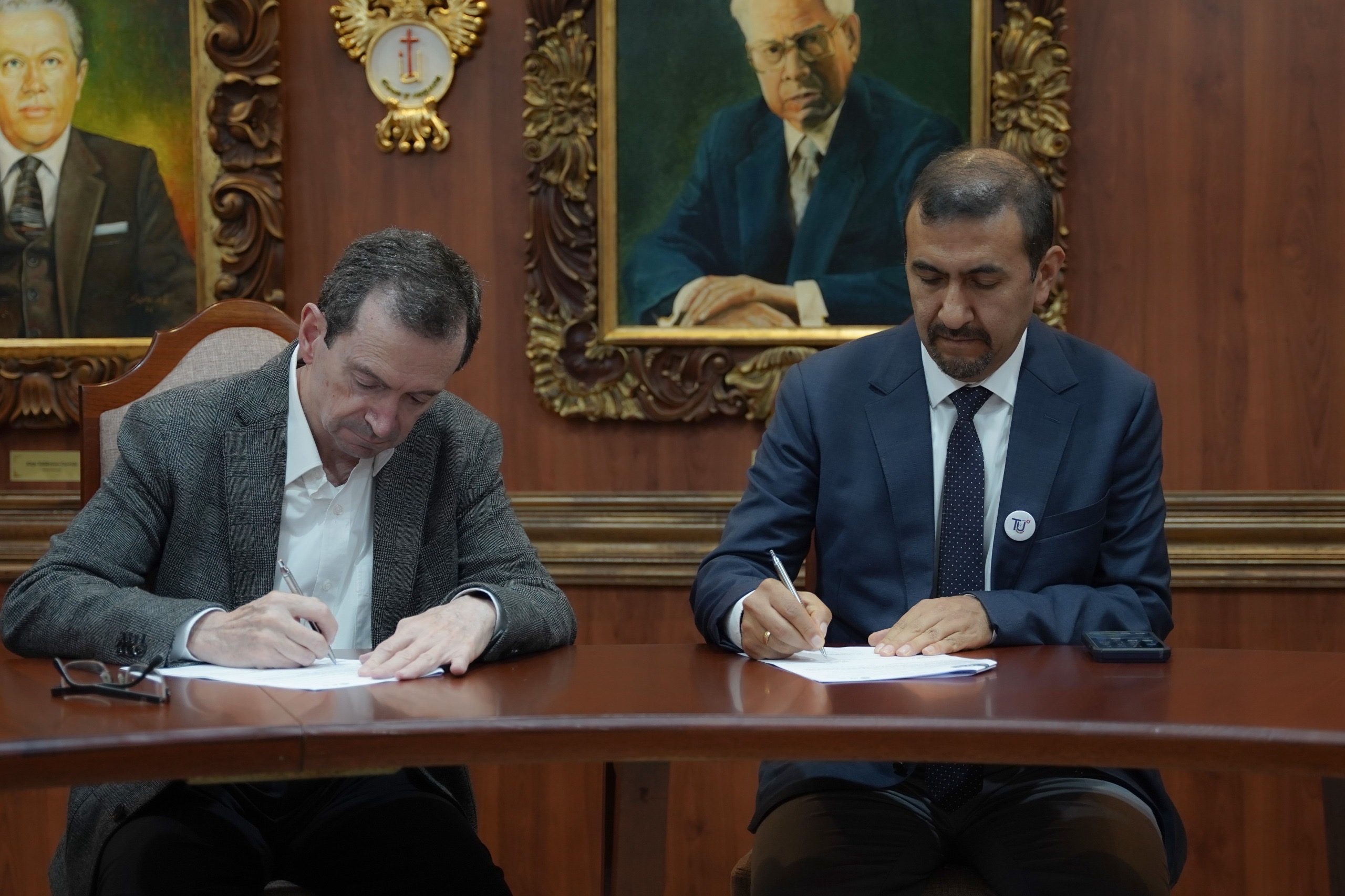 UTPL y UNL firman histórico convenio para el desarrollo educativo y social del sur del país
