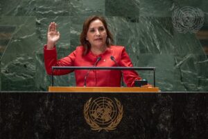 Presentan nueva moción de censura contra Presidenta peruana