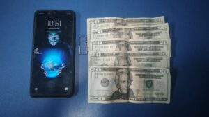 Hombre es detenido por robar un celular y 100 dólares en Santa Rosa