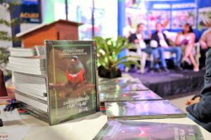 La riqueza natural de Santo Domingo de los Tsáchilas en un libro