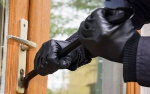 Ladrones roban una casa en menos de dos horas en Ambato