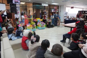 La Universidad Técnica de Ambato abre espacio de lectura para niños