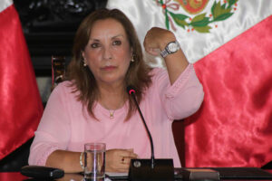 Dina Boluarte acudió a nuevo interrogatorio por el ‘caso Rolex’