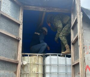 Policía y Ejército decomisan mil galones de combustible en Ambato